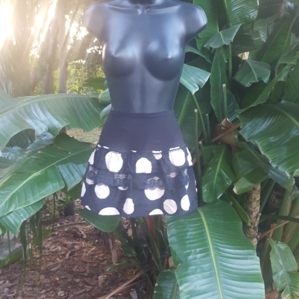 Bebe Ruffled mini skirt
